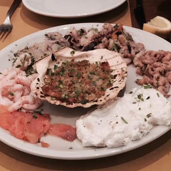 Al Vecio Marangon - Piatto di frutti di mare assortiti - Venetian Near Me - Venezia, VE Al Vecio Marangon - Piatto di frutti di mare assortiti - Venetian Near Me - Venezia, VE