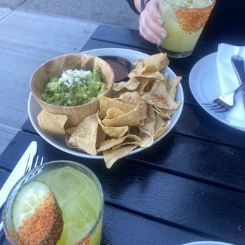 Alta Calidad - El jardin (bottom), guac, and spicy pineapple margarita - Mexican Near Me - Brooklyn, New York Alta Calidad - El jardin (bottom), guac, and spicy pineapple margarita - Mexican Near Me - Brooklyn, New York
