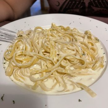 Trattoria Buon Gusto - Fettuccini Alfredo without the peas - Italian Near Me - Ireton, Iowa Trattoria Buon Gusto - Fettuccini Alfredo without the peas - Italian Near Me - Ireton, Iowa