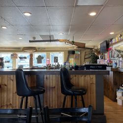 McKee's Island Pub & Pizza