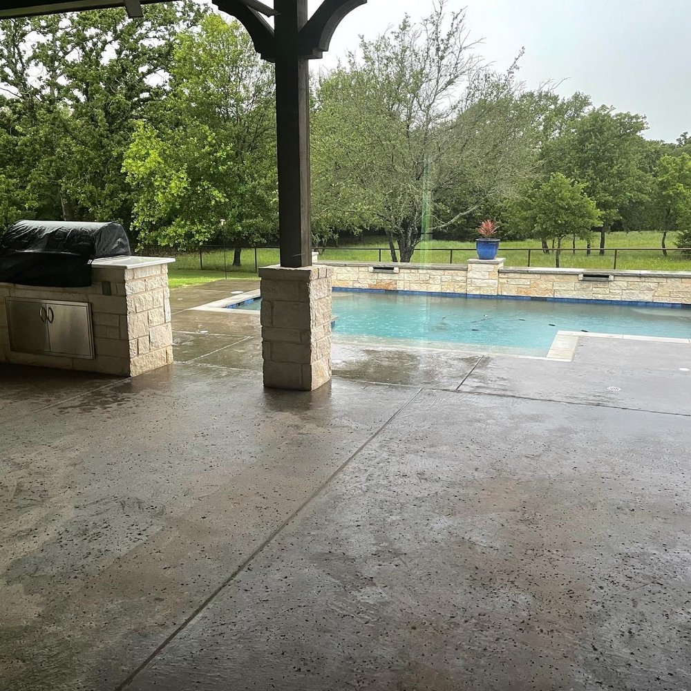 BLUE THUMB Updated July 2024 307 English St, Glen Rose, Texas