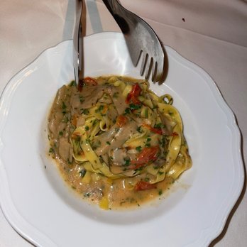 Carbone - Fettuccine con Funghi - New American Near Me - Miami Beach, Florida Carbone - Fettuccine con Funghi - New American Near Me - Miami Beach, Florida