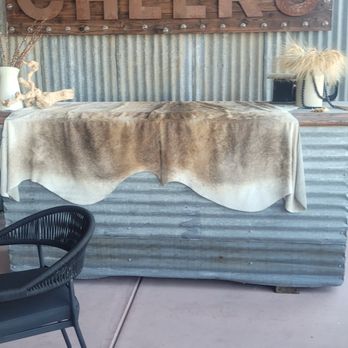 Barton Family Winery And Grey Wolf Cellars - Wine Tasting Room Near Me - Paso Robles, California