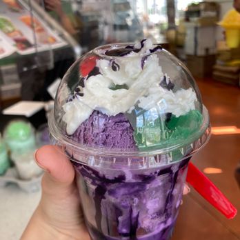 5t Ice - Ube Sundae - Desserts Near Me - Sterling, Virginia