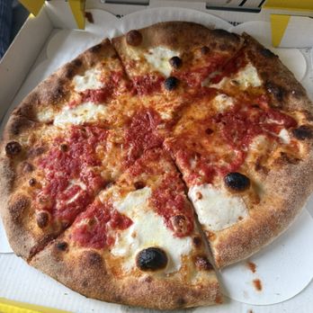 Beebe's - Cheese pizza - Pizza Near Me - Long Island City, New York
