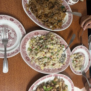 Hop Kee - Beef Chow Fun, Young Chow Fried Rice, & Salted Shrimp - Seafood Near Me - New York, New York