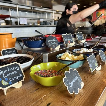 Palette 22 - Taco bar - Bars Near Me - Arlington, Virginia