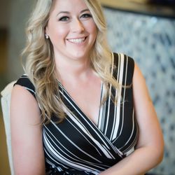 Advanced Cosmetic Surgery - Lacy Burnett - 
PRACTICE ADMINISTRATOR AND PATIENT CARE COORDINATOR
