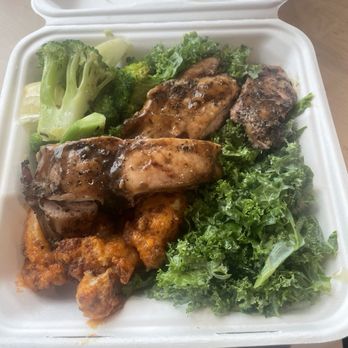 Harvest Green - Harvest Plate - Honey Garlic Chicken, Kale Salad, Baked Sweet Potato, Baked Brocolli - Canadian (New) Near Me - Toronto, Ontario Harvest Green - Harvest Plate - Honey Garlic Chicken, Kale Salad, Baked Sweet Potato, Baked Brocolli - Canadian (New) Near Me - Toronto, Ontario