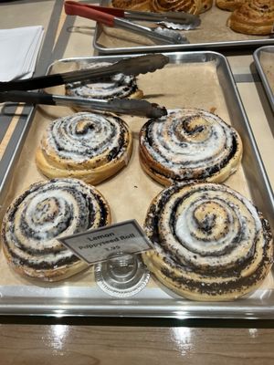 Aki's BreadHaus & WunderBar by null