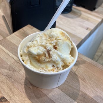 The Screamery - small scoop (not kids) of Sweet Cream Honeycomb Ice Cream - Ice Cream & Frozen Yogurt Near Me - Chandler, Arizona