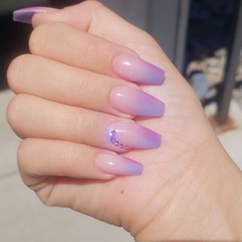 Vanda Nails - "Cotton candy,"  acrylic set. Best nail artist in Reno, Vien!!! - Nail Salons Near Me - Reno, Nevada