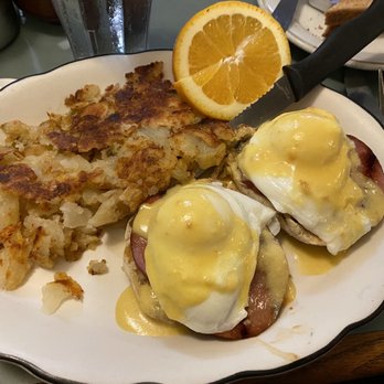 Townhouse Diner - Eggs Benedict - Breakfast & Brunch Near Me - New York, New York Townhouse Diner - Eggs Benedict - Breakfast & Brunch Near Me - New York, New York