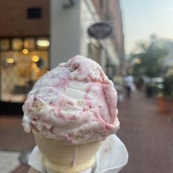 Kilwins Ice Cream - Chocolate - Fudge - All-American Two Berry Pie (Item #63225)