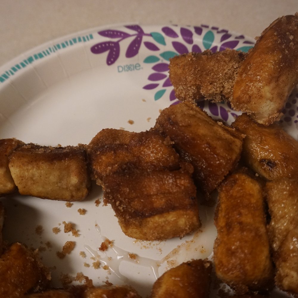 Auntie Anne's - a plate of fried doughnuts - Pretzels Near Me - Durham, North Carolina