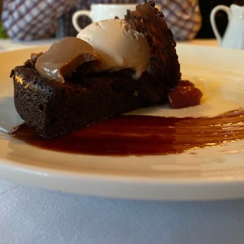 Detente - Chocolate Torte - Wine Bars Near Me - Edgartown, Massachusetts