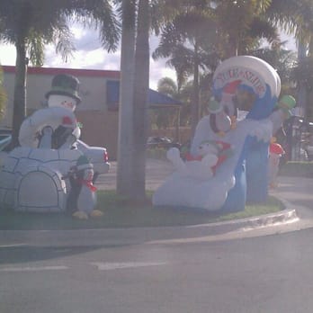 Burger King - Christmas time - Burgers Near Me - North Miami, Florida Burger King - Christmas time - Burgers Near Me - North Miami, Florida