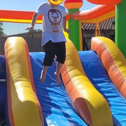 WE Does - Bounce house for kids and adults