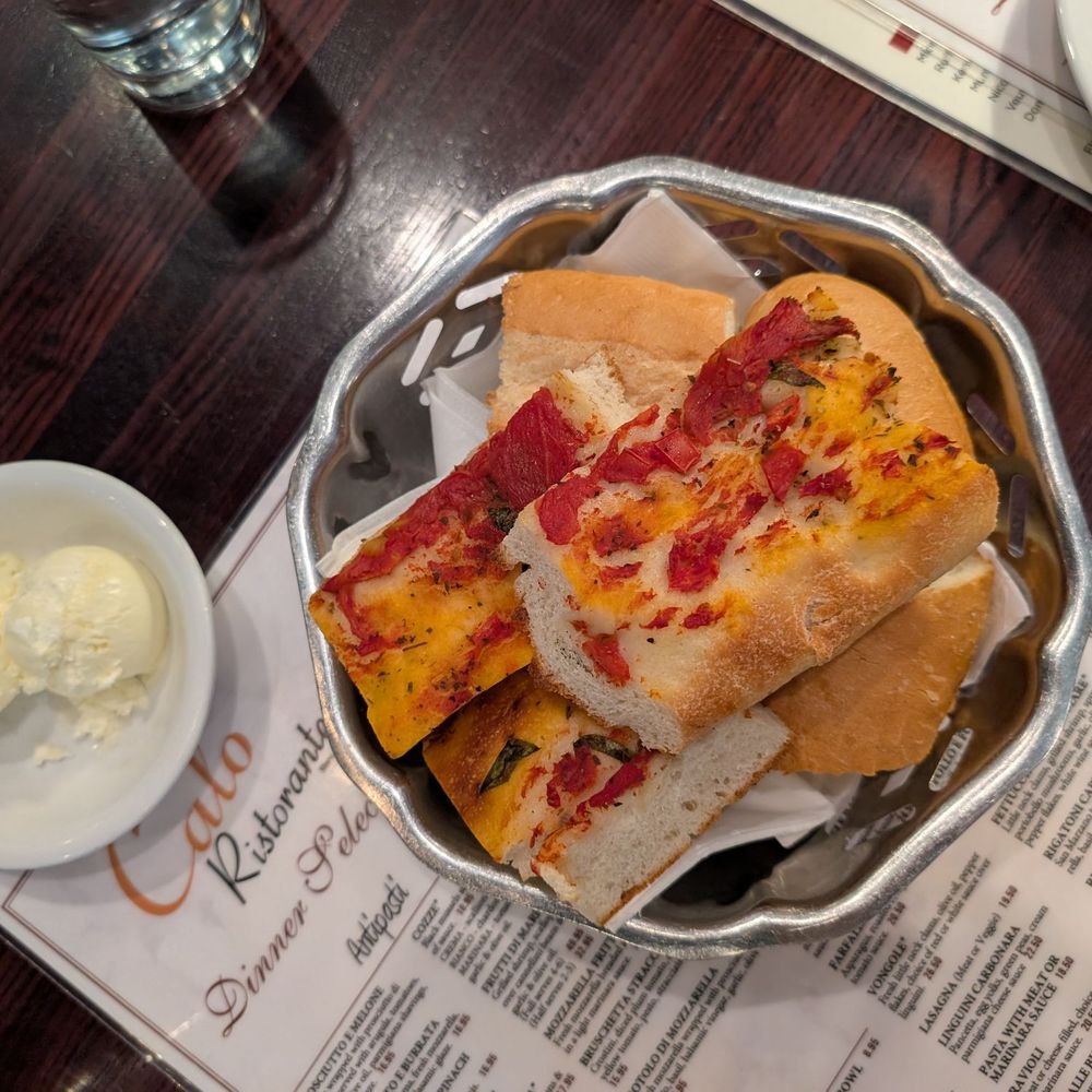 Calo Ristorante - Amazing bread - Pizza Near Me - Chicago, Illinois Calo Ristorante - Amazing bread - Pizza Near Me - Chicago, Illinois