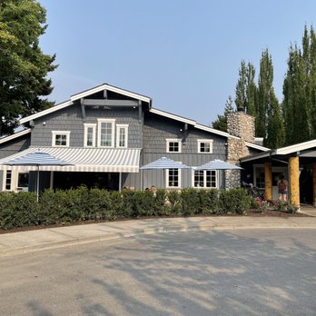 Murrayhill Taphouse - Front of business - Beer Bar Near Me - Beaverton, Oregon Murrayhill Taphouse - Front of business - Beer Bar Near Me - Beaverton, Oregon
