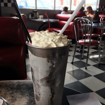 Legendz Diner - Diners Near Me - Golden, British Columbia