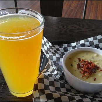 North Fork Deli - My hors d'oeuvre of a bowl of some of the best clam chowder on the west coast, along with a 20-oz pint of beer for dessert. - Sandwiches Near Me - Auburn, California