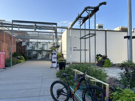 The Momentary by null