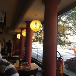 Sakkana - Ambiente bem decorado e comida boa e farta.