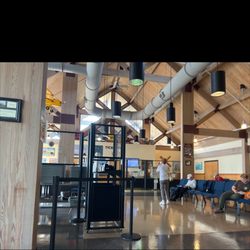 Lancaster Airport - LNS - Terminal