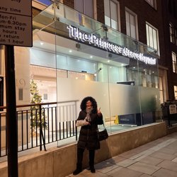 The Princess Grace Hospital - The Princess Grace urgent care entrance.