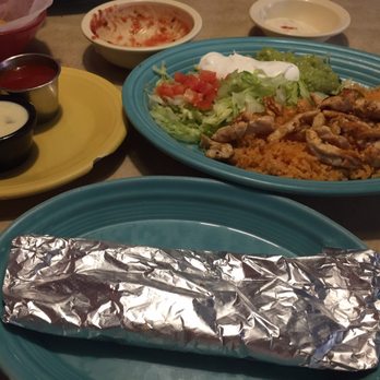 Fiesta Mexicana Garner - Lunch Arroz Con Pollos - Mexican Near Me - Garner, North Carolina Fiesta Mexicana Garner - Lunch Arroz Con Pollos - Mexican Near Me - Garner, North Carolina