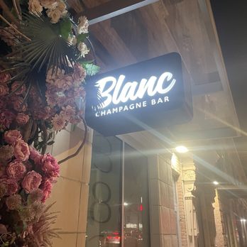 Blanc Champagne Bar - Outside view - Champagne Bars Near Me - Kansas City, Missouri