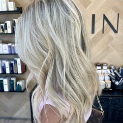 Fringe Hair Salon - Bright blonde foilayage!