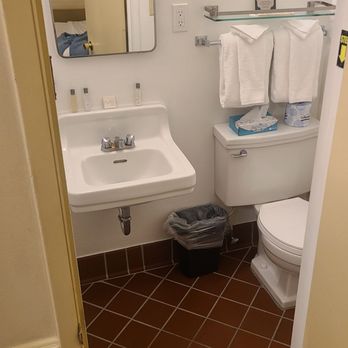 Hotel St. Michael, BW Premier Collection - Pee in toilet bathroom to greet you - Hotels Near Me - Prescott, Arizona