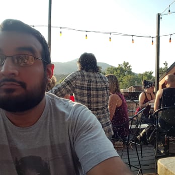 Rooftop Tavern - Me getting sprayed by the mist - Pubs Near Me - Morrison, Colorado