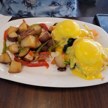 Toasted - Salmon benedict - Breakfast & Brunch Near Me - Bakersfield, California Toasted - Salmon benedict - Breakfast & Brunch Near Me - Bakersfield, California