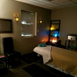 Rising Lotus Holistic - Massage room.