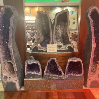 King Spa & Sauna - Beautiful Amethyst stones - Day Spas Near Me - Niles, Illinois
