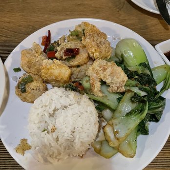 Momo Mee - Salt and pepper shrimp - Pan Asian Near Me - Milwaukee, Wisconsin