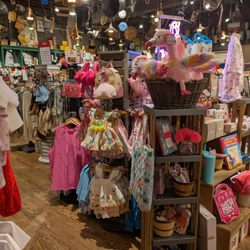 Cracker Barrel Old Country Store - Cracker Barrel, Gainesville