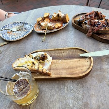 Falcon & Fig - Mediterranean Near Me - Leesburg, Virginia