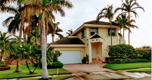 Modern Remodeling Logo