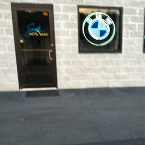 SAL’S AUTO BODY - 15 Photos & 10 Reviews - Body Shops - 644 Middle ...