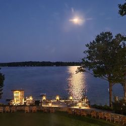 The Stone Hotel and Cottages - Lakeview room at Stone Hotel