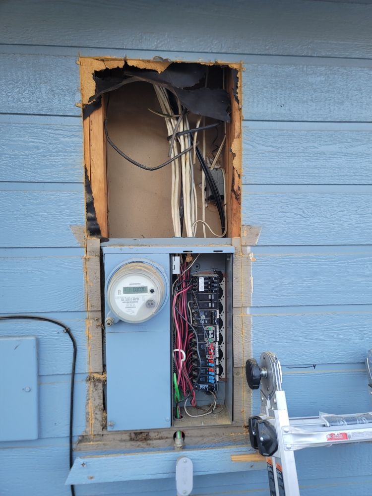 Slide of Nunez Electric and Solar