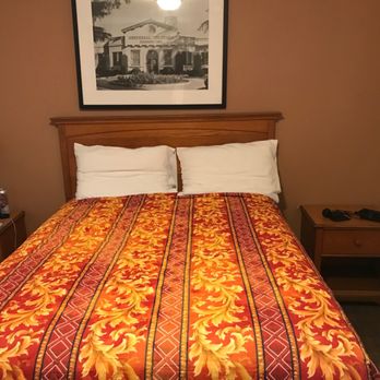 Mission Motel - Comfy queen bed - Hotels Near Me - Lynwood, California Mission Motel - Comfy queen bed - Hotels Near Me - Lynwood, California