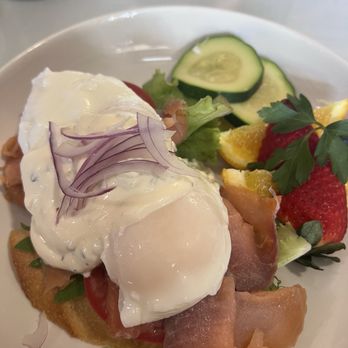Paul's Place - Smoked salmon Benedict - Breakfast & Brunch Near Me - Hilo, Hawaii Paul's Place - Smoked salmon Benedict - Breakfast & Brunch Near Me - Hilo, Hawaii
