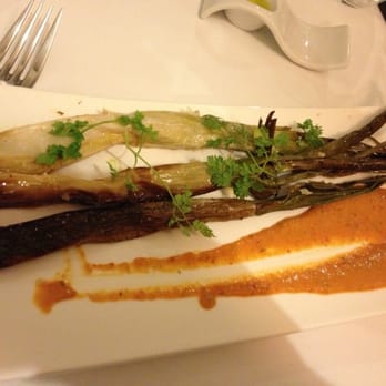 Ca Duart - Calçots con salsa romescu - Mediterranean Near Me - Valencia, V Ca Duart - Calçots con salsa romescu - Mediterranean Near Me - Valencia, V