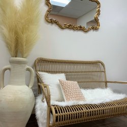 Love Your Hair by Cristina - Lounge area