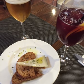 La Vinoteca - Free tapas with drink - Tapas Bars Near Me - Granada, GR